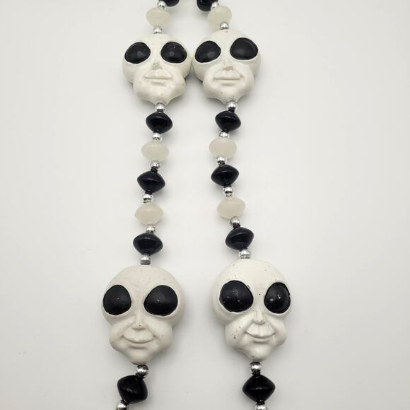 Alien Glow Rave Necklace Vintage 19" long White Black Silver Area 51 - Picture 4 of 9